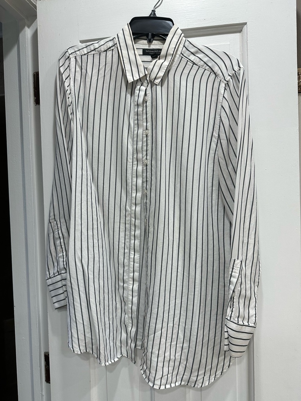 womens Banana Republic White Vertical Stripe Button-Up Shirt